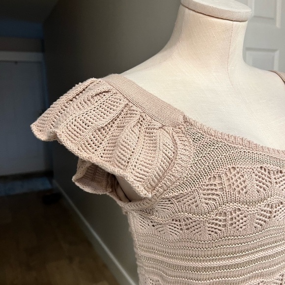 Freshman, Urban Outfitters Beige Crochet Style Cup Sleeves Dress with Ruffles - Picture 3 of 16